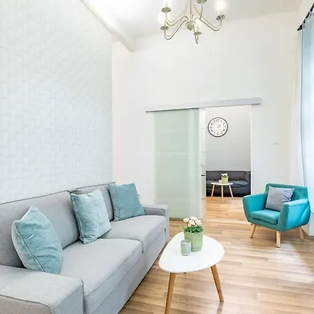 Daire Comfy And Bright In The Center *