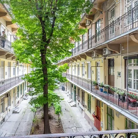 Comfy And Bright In The Center * Budapeşte